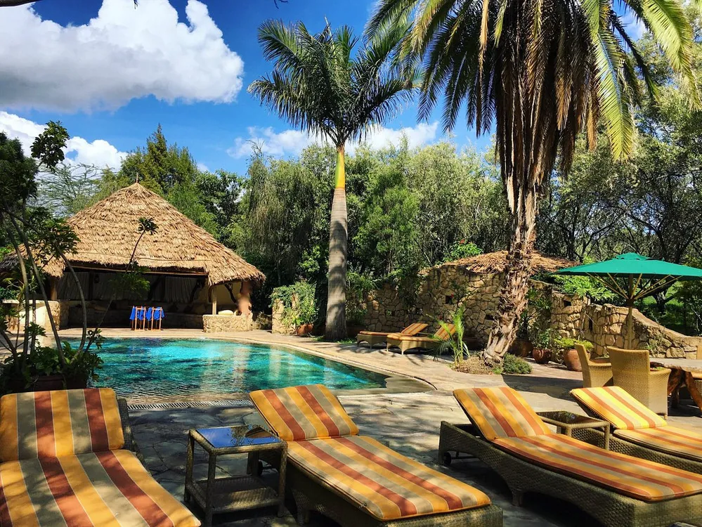 Pool and outdoor area at Chui Lodge